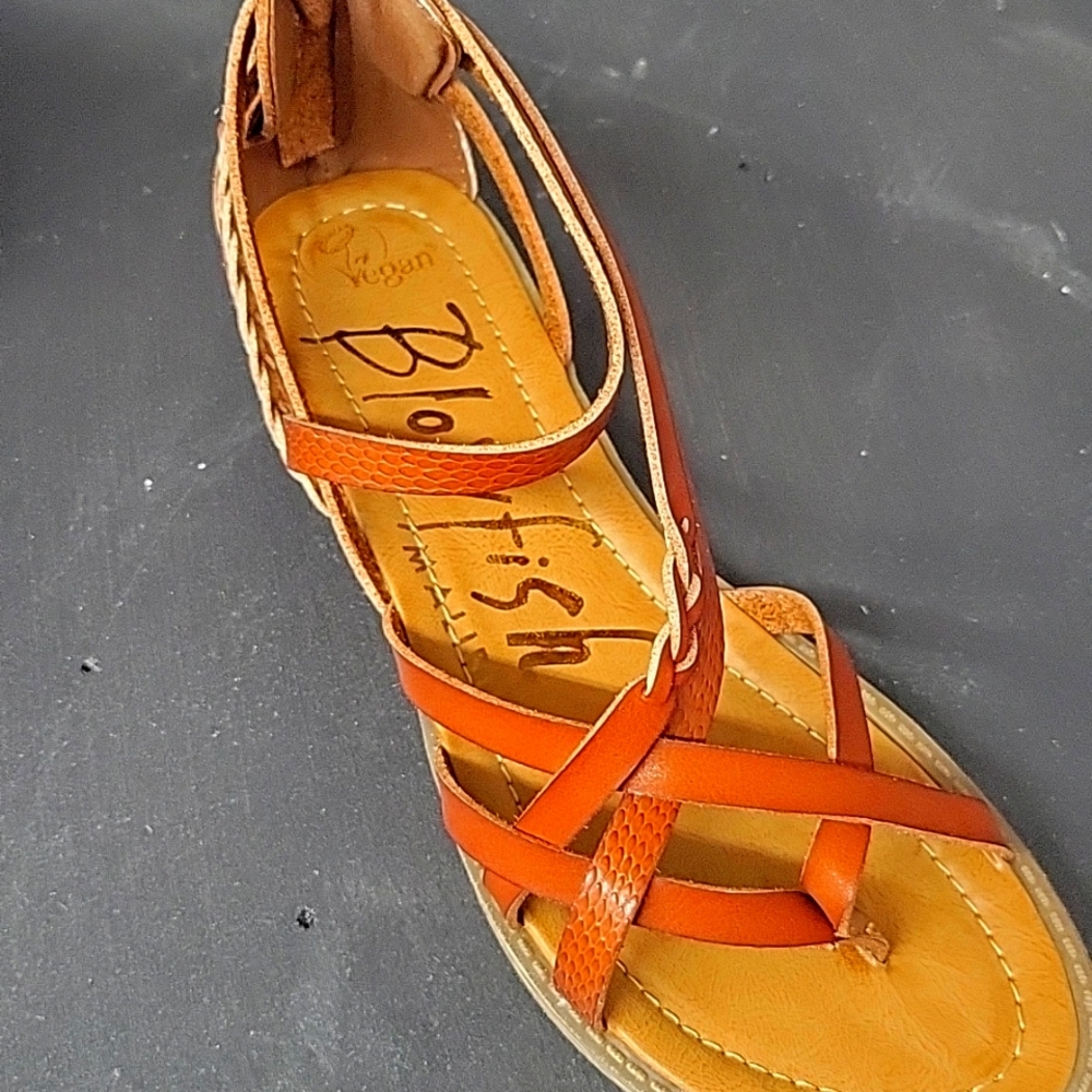 NEW BLOWFISH Brooke sandals in Scotch